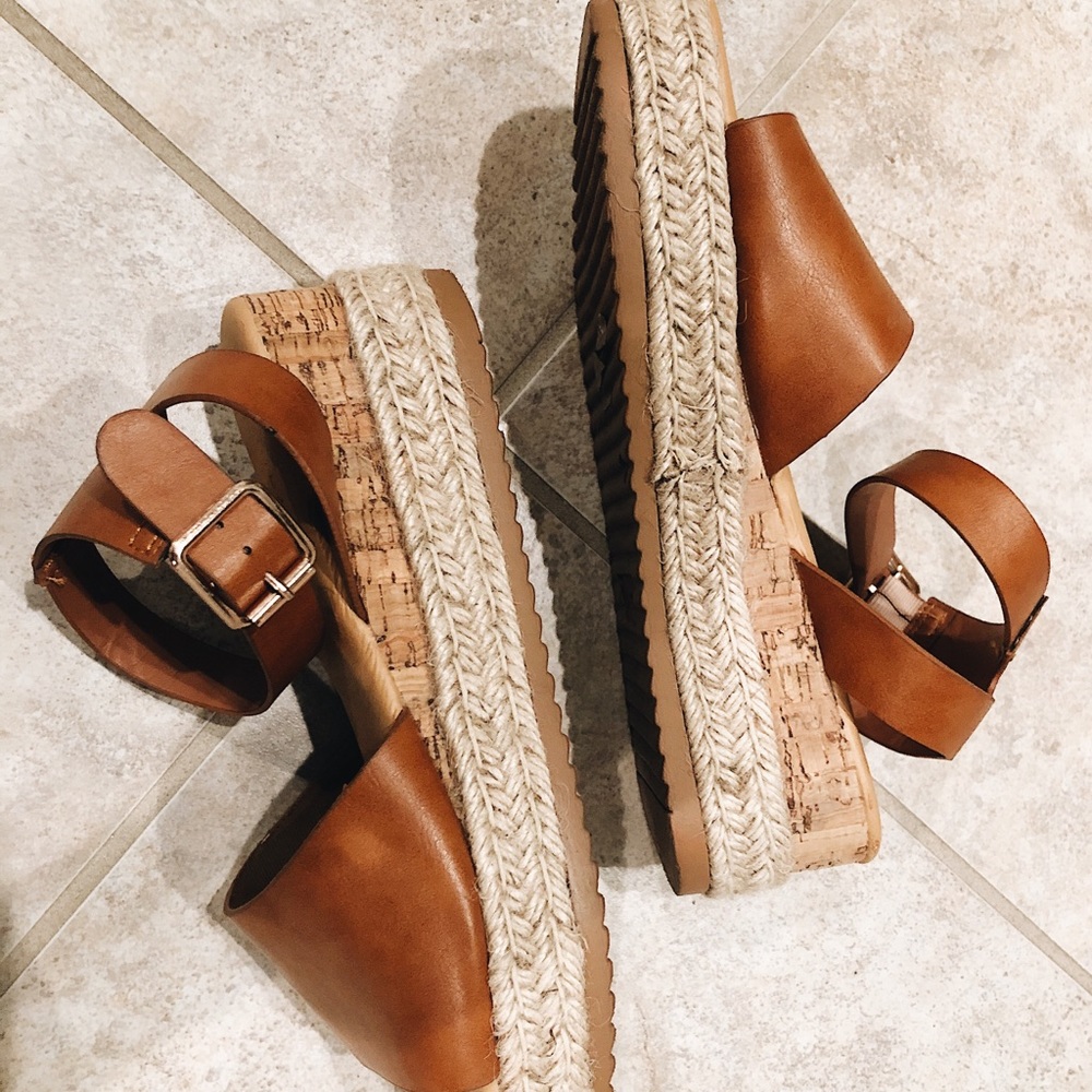 Summer sandals - Picture 2 of 2